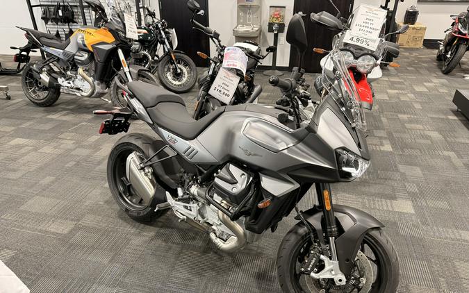 2025 Moto Guzzi V100 Mandello