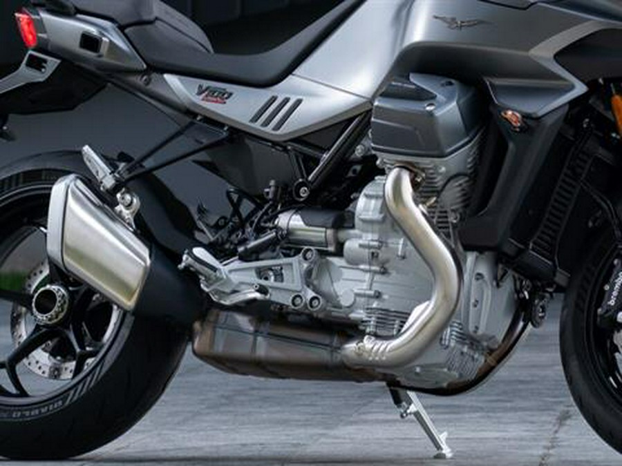 2025 Moto Guzzi V100 Mandello