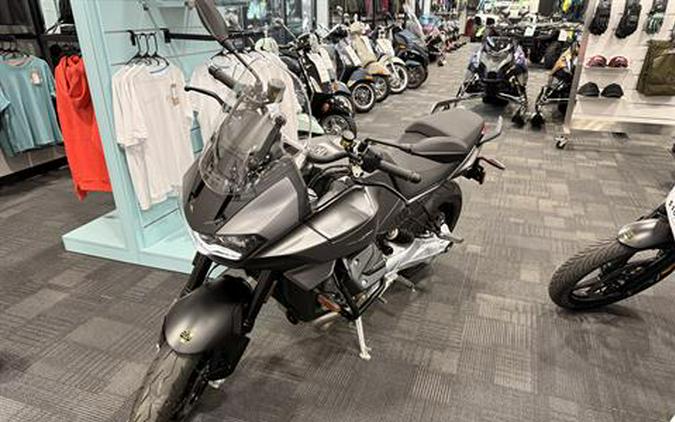 2025 Moto Guzzi V100 Mandello