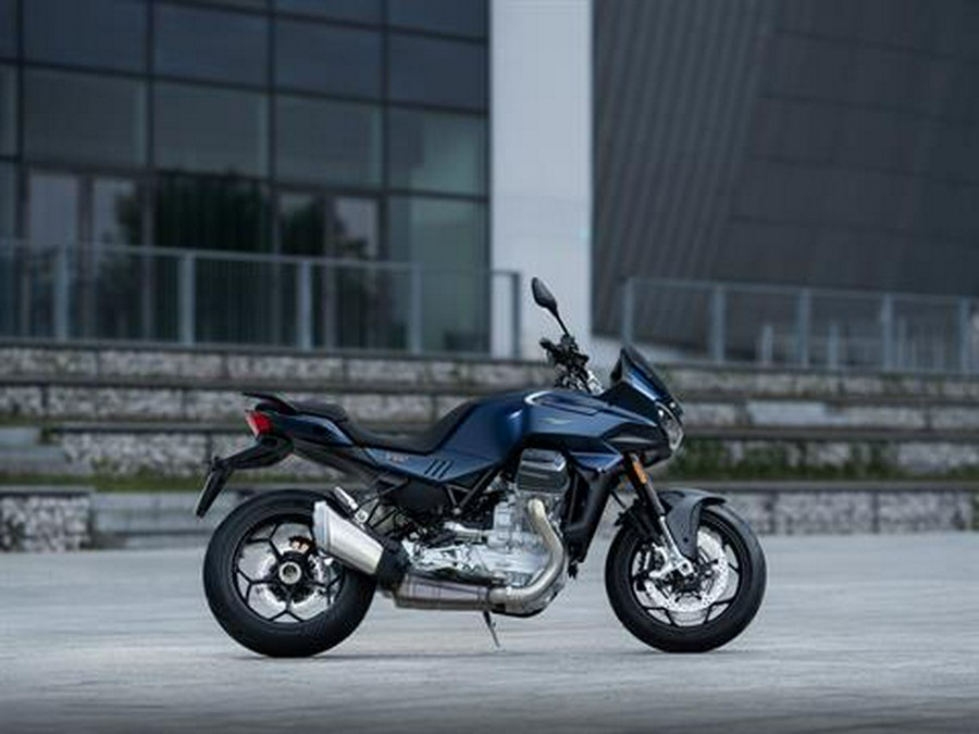2025 Moto Guzzi V100 Mandello