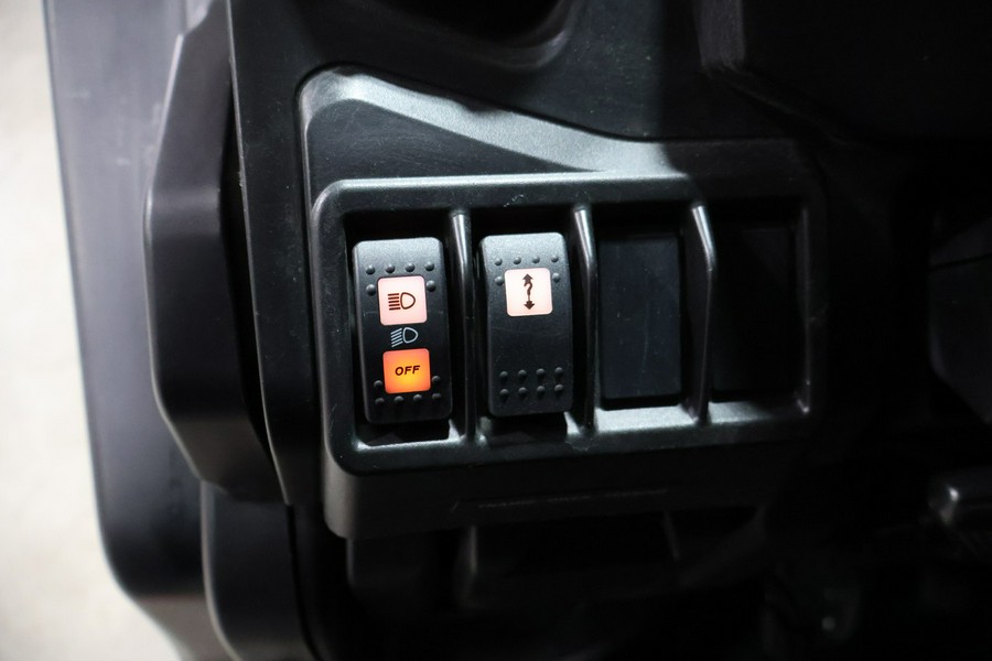 2021 Can-Am Defender Limited HD10