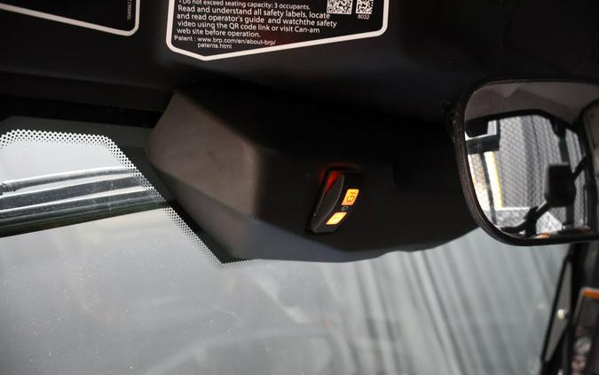 2021 Can-Am Defender Limited HD10