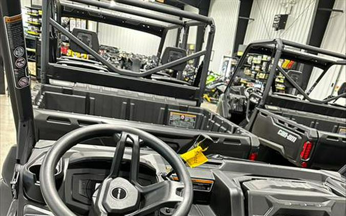 2025 Can-Am Defender PRO XT