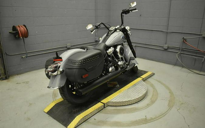2025 Harley-Davidson® FLHC - Heritage Classic