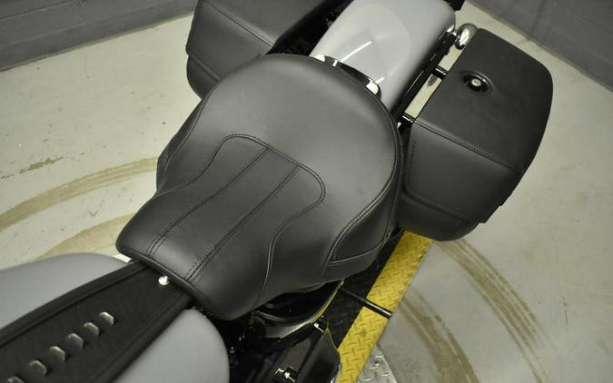 2025 Harley-Davidson® FLHC - Heritage Classic