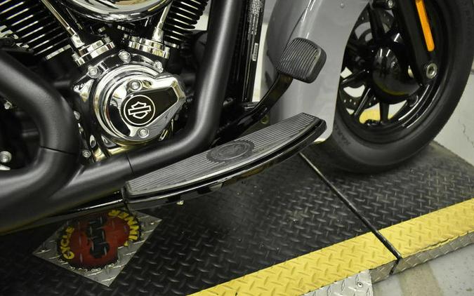 2025 Harley-Davidson® FLHC - Heritage Classic