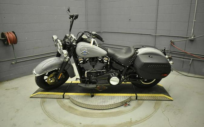 2025 Harley-Davidson® FLHC - Heritage Classic