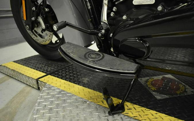 2025 Harley-Davidson® FLHC - Heritage Classic