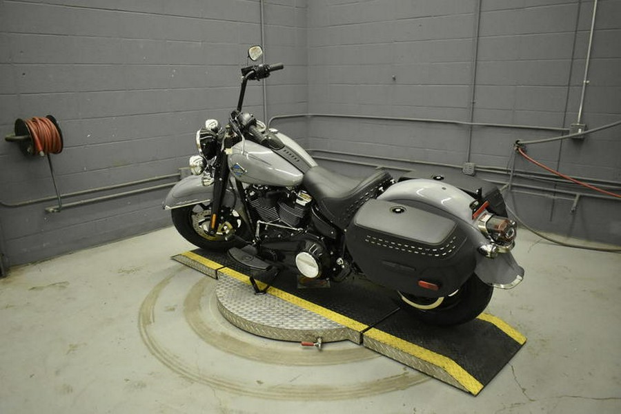 2025 Harley-Davidson® FLHC - Heritage Classic