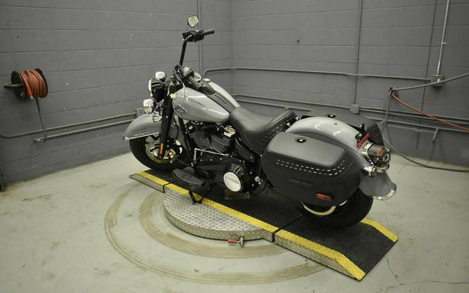 2025 Harley-Davidson® FLHC - Heritage Classic