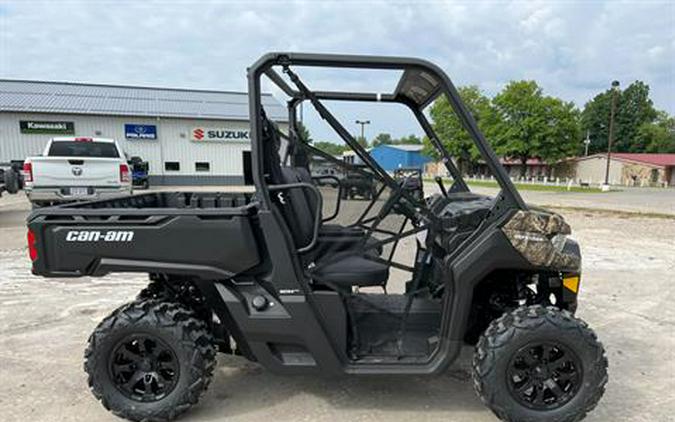 2023 Can-Am Defender DPS HD7