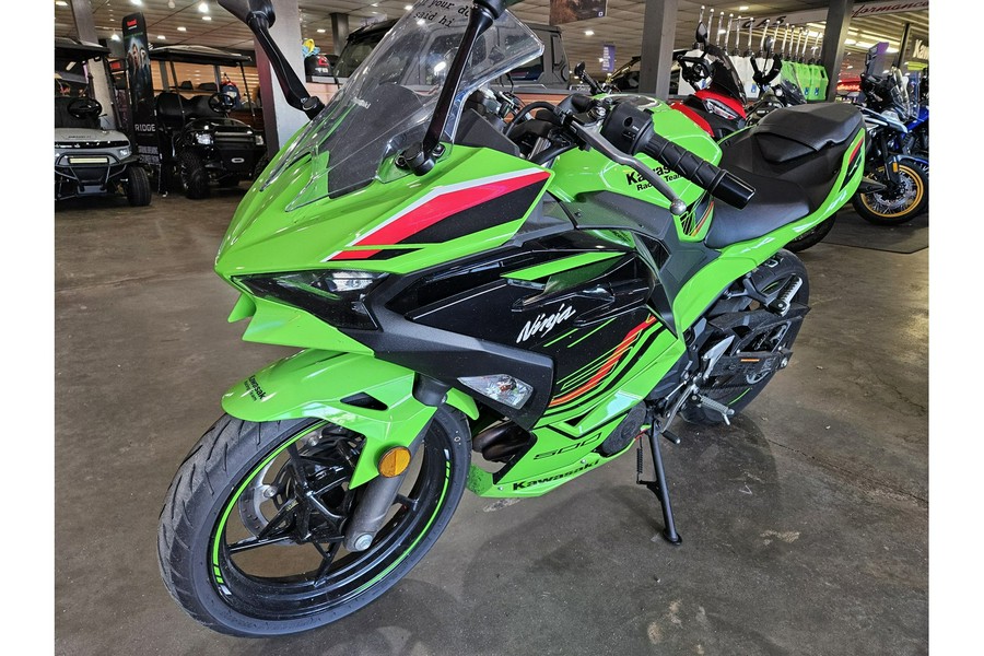 2024 Kawasaki Ninja® 500 Base