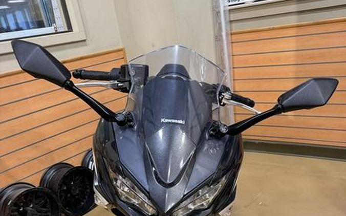 2022 Kawasaki Ninja® 650 Pearl Robotic White/Metallic Carbon Gray