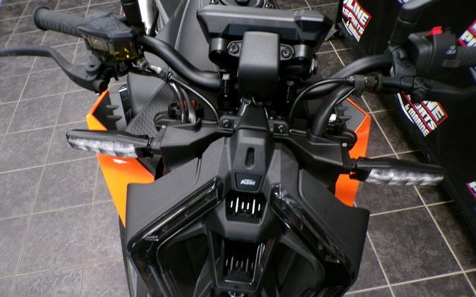 2024 KTM 990 Duke