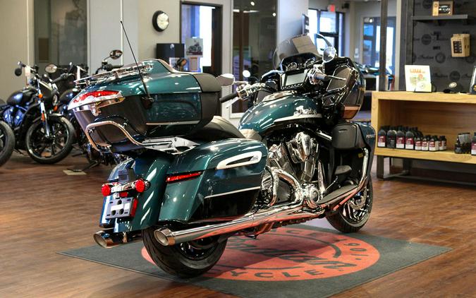 2026 Indian Motorcycle® Pursuit® Limited 112 w/PowerBand Audio Cascade Green with Black Metallic