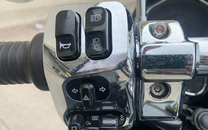 2023 Indian Pursuit Limited with Premium Package Black Metallic