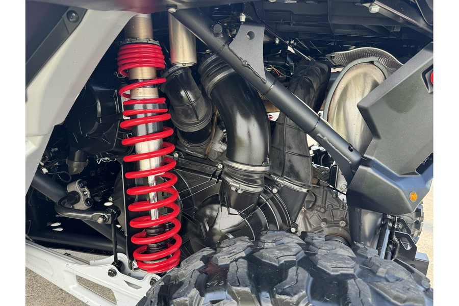 2024 MAVERICK X3 DS TURBO - Can-Am