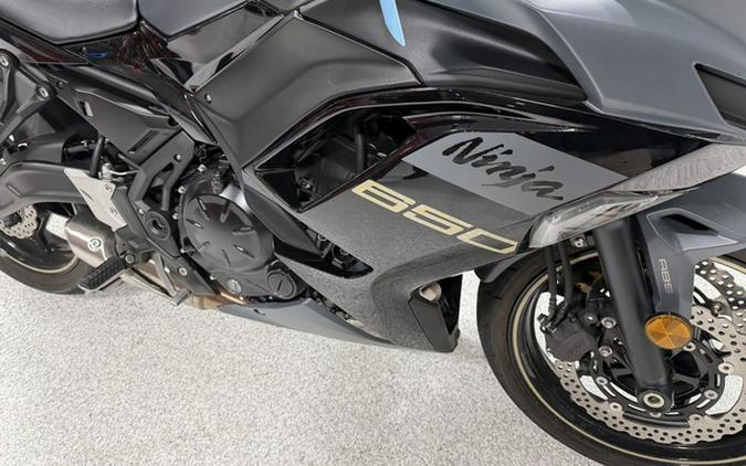 2024 Kawasaki Ninja 650 ABS Metallic Matte Dark Gray/Metallic Spark Black