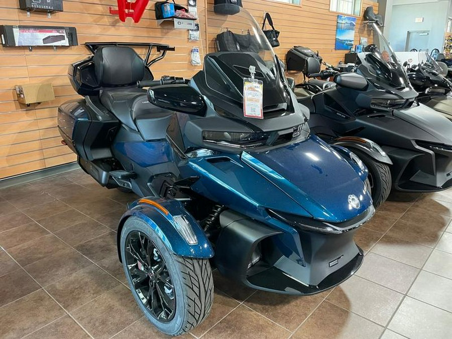 2023 Can-Am® Spyder RT Limited Dark Wheels