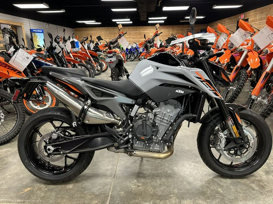 2023 KTM Duke 790