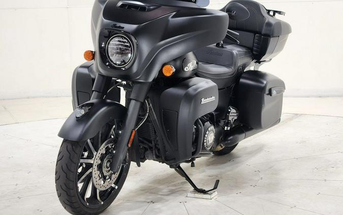 2023 Indian Motorcycle® Roadmaster® Dark Horse® Black Smoke