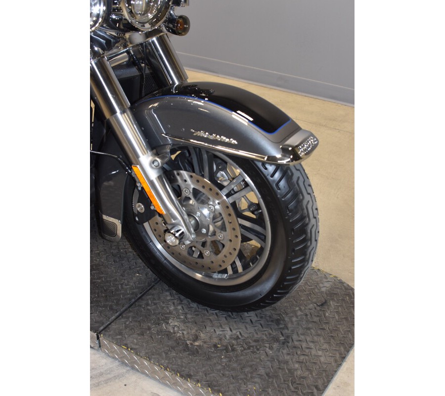 2022 Harley-Davidson Tri Glide Ultra FLHTCUTG