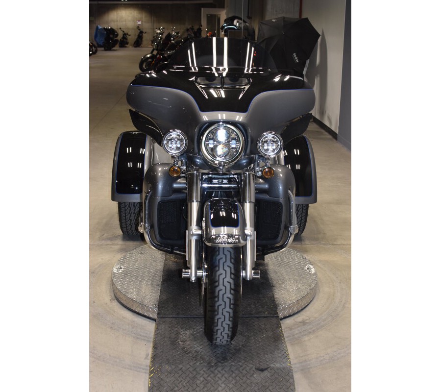 2022 Harley-Davidson Tri Glide Ultra FLHTCUTG