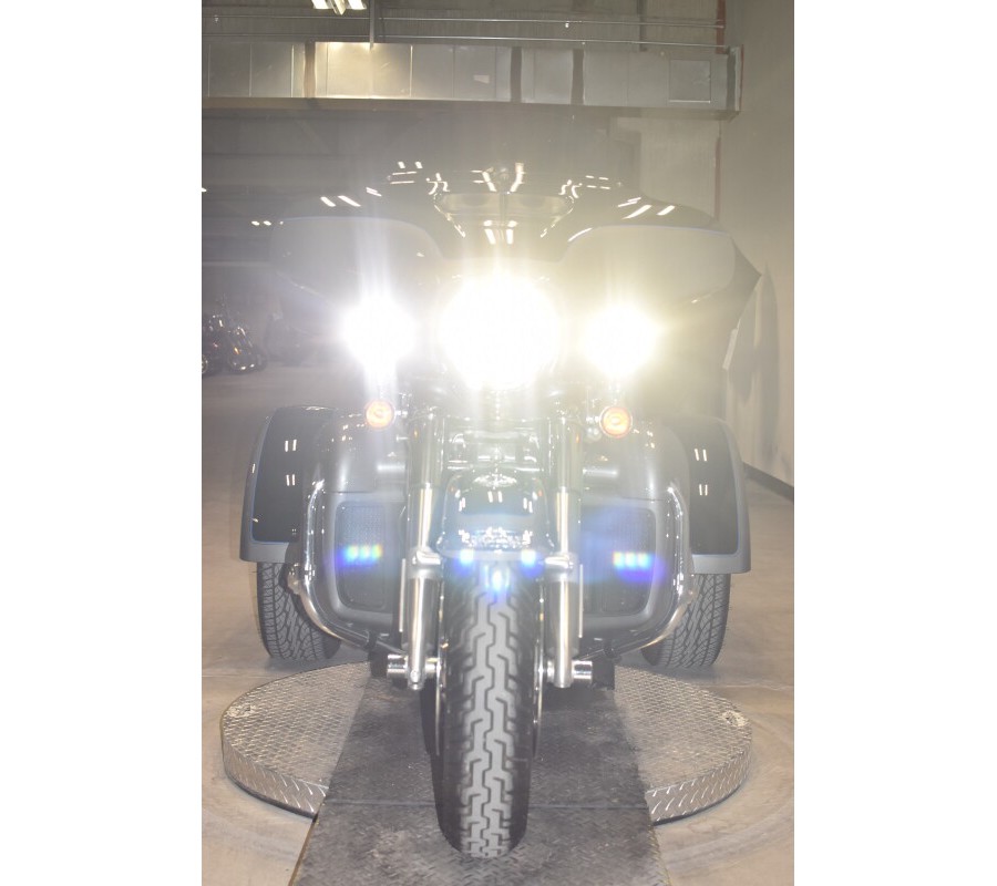 2022 Harley-Davidson Tri Glide Ultra FLHTCUTG