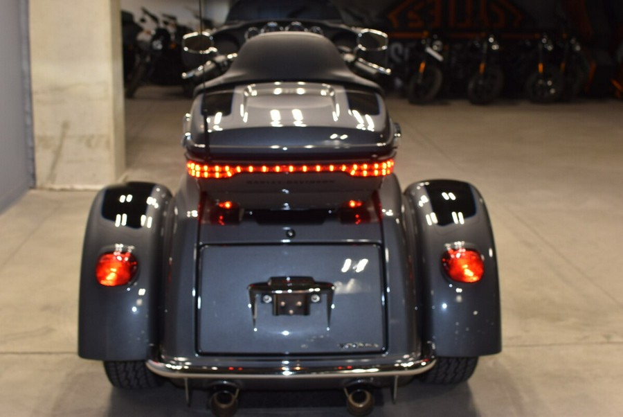 2022 Harley-Davidson Tri Glide Ultra FLHTCUTG