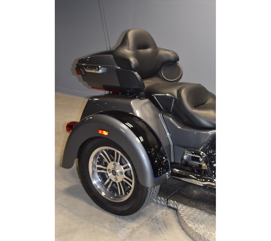 2022 Harley-Davidson Tri Glide Ultra FLHTCUTG