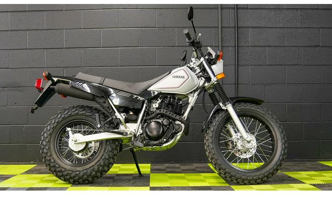 2027 TW200 - Yamaha