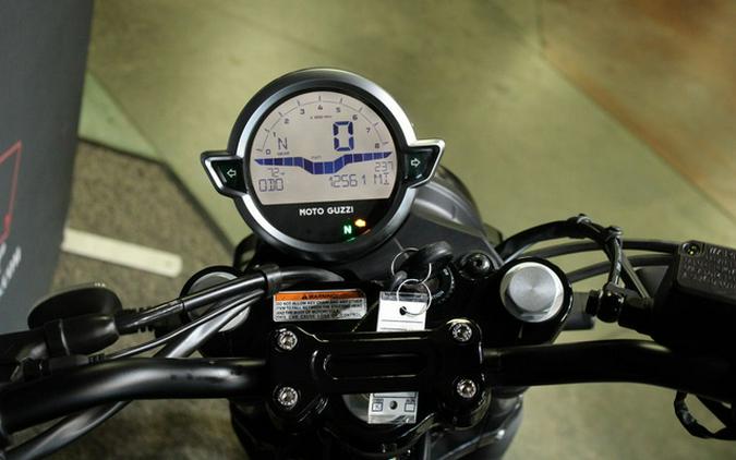 2021 Moto Guzzi V7 Stone