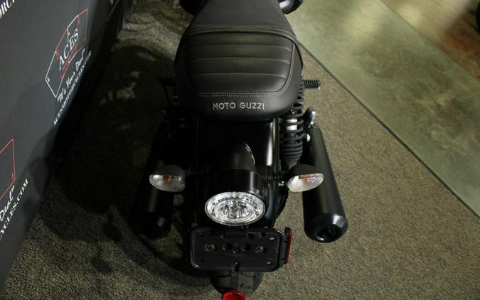 2021 Moto Guzzi V7 Stone