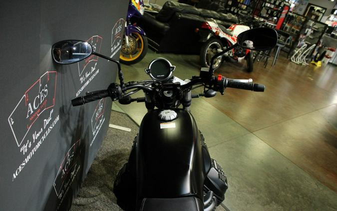 2021 Moto Guzzi V7 Stone