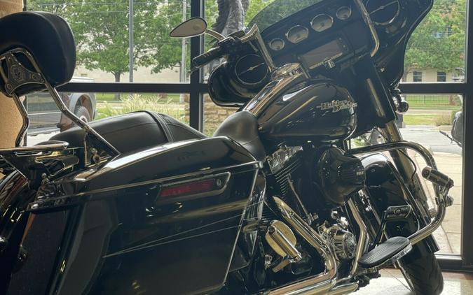 2015 Harley-Davidson Street Glide Special Vivid Black