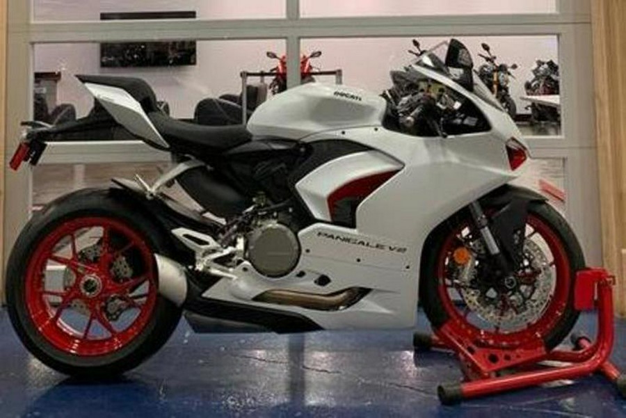 2021 Ducati Panigale V2 White Rosso Livery