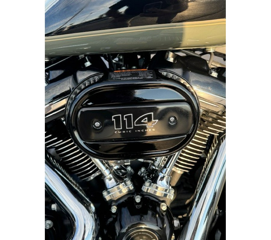 2021 Harley-Davidson® Heritage Classic Custom Two-Tone, 114 Engine