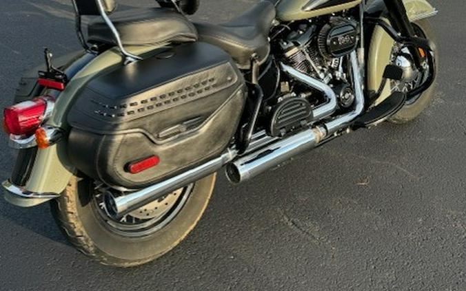 2021 Harley-Davidson® Heritage Classic Custom Two-Tone, 114 Engine