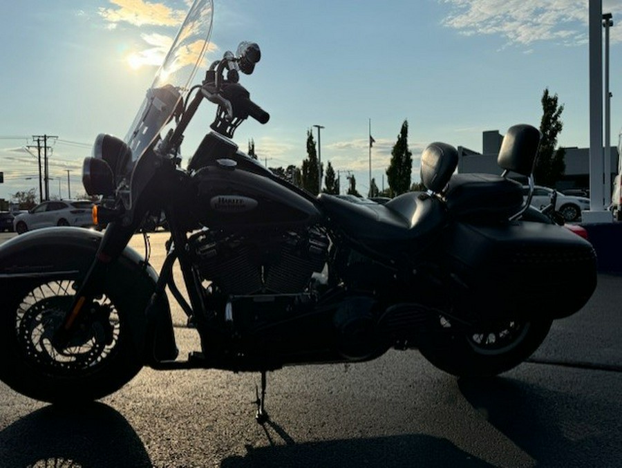 2021 Harley-Davidson® Heritage Classic Custom Two-Tone, 114 Engine