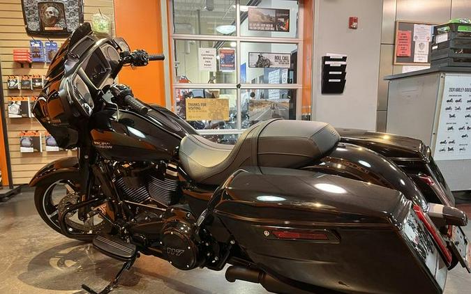 2025 Harley-Davidson® FLHX - Street Glide®