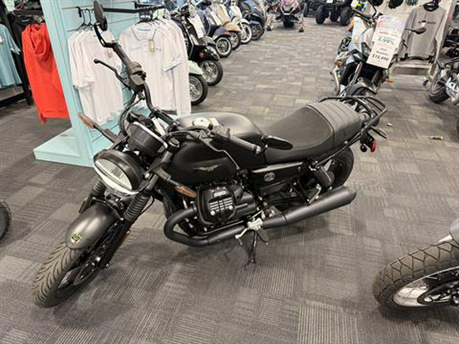 2026 Moto Guzzi V7 Stone