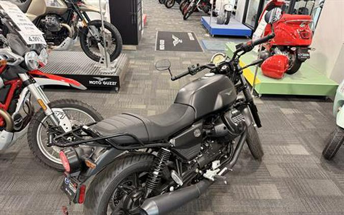 2026 Moto Guzzi V7 Stone