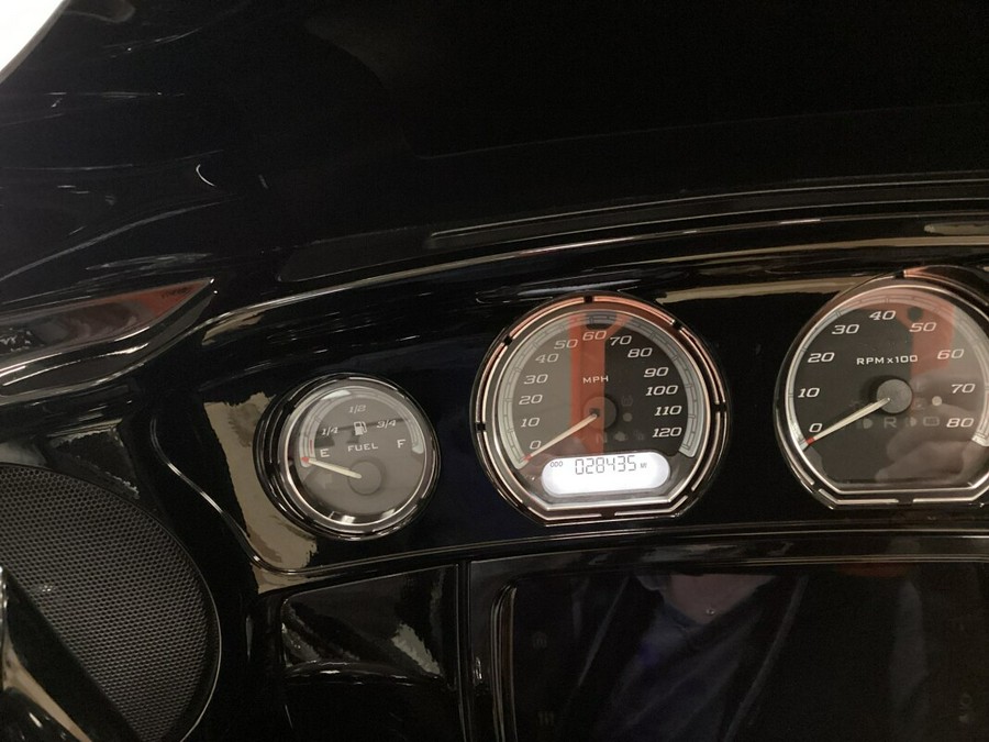 2020 Harley-Davidson® Ultra Limited River Rock Gray/Vivid Black