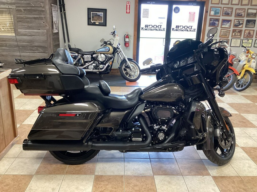 2020 Harley-Davidson® Ultra Limited River Rock Gray/Vivid Black