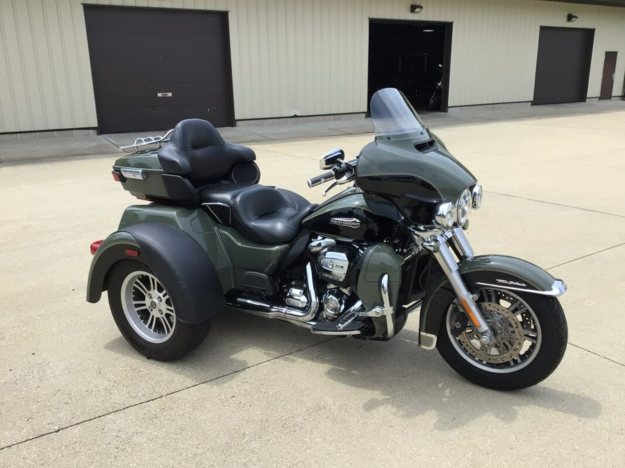 2021 FLHTCUTG Tri Glide® Ultra