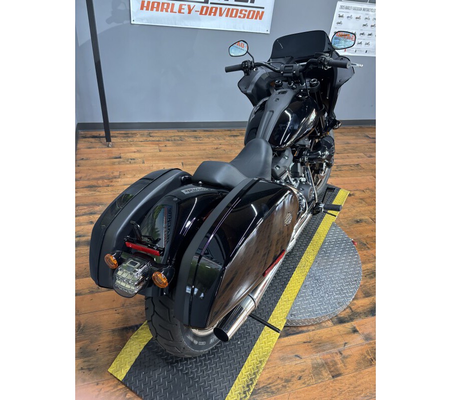 2024 Harley-Davidson® Low Rider™ ST VIVID BLACK