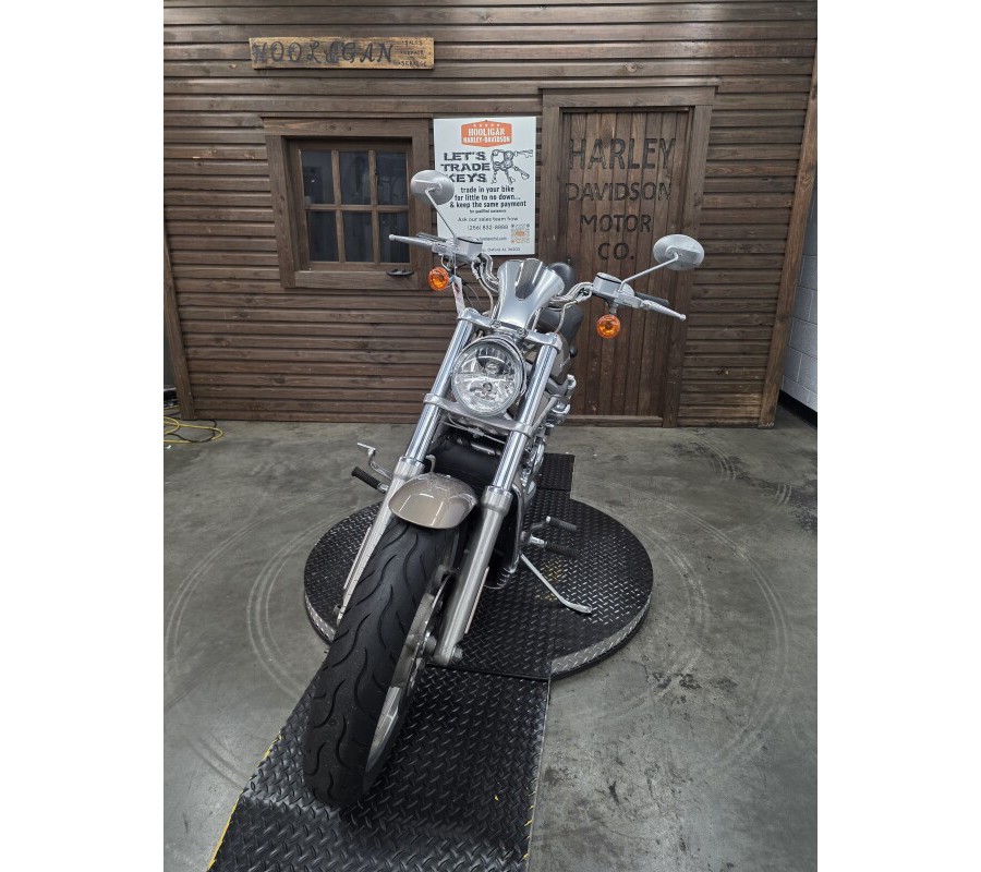 2004 Harley-Davidson® V-Rod® GOLD/BLACK W/PINSTRIPE