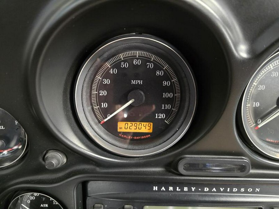 2011 Harley-Davidson® FLHTCU - Ultra Classic® Electra Glide®