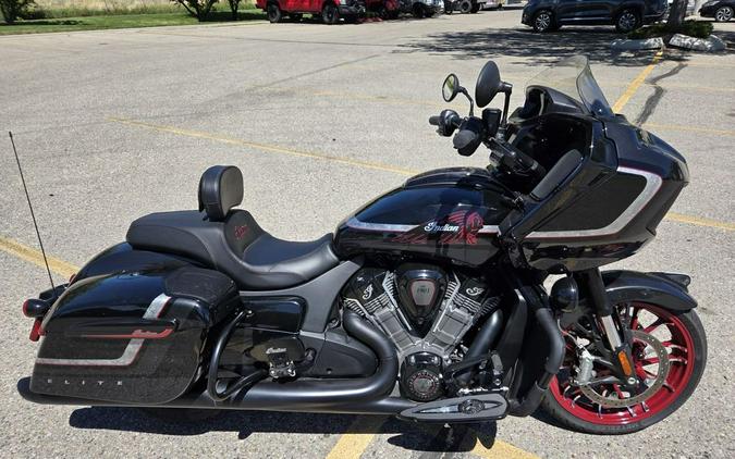 2024 Indian Motorcycle® Challenger® Elite Charcoal Candy/Black Candy
