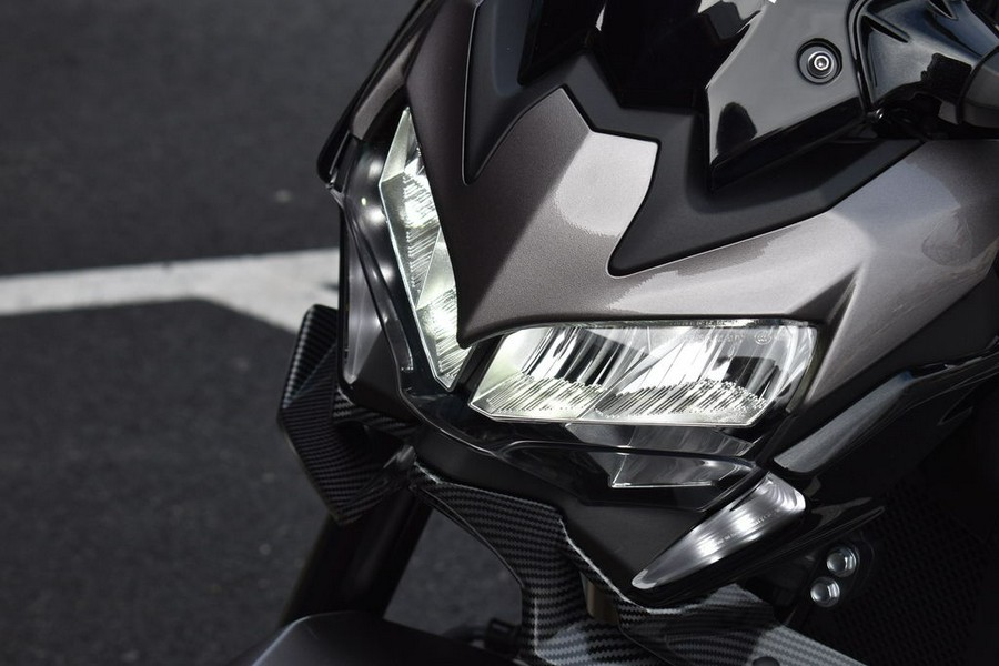 2023 Kawasaki Z900 ABS Metallic Black/Graphite Gray/Flat Black